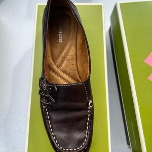 Naturalizer woman's brown loafers